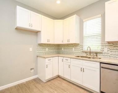 7941 Sparta Street - Photo Thumbnail 12