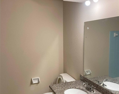 3219 Ashmont Lane - Photo Thumbnail 13