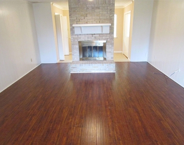3219 Ashmont Lane - Photo Thumbnail 1