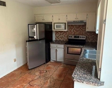 8306 Oakhaven Road - Photo Thumbnail 2
