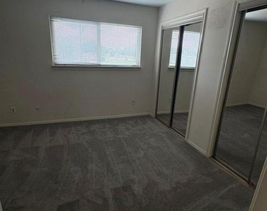 8306 Oakhaven Road - Photo Thumbnail 4