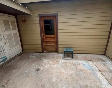 8306 Oakhaven Road - Photo Thumbnail 8