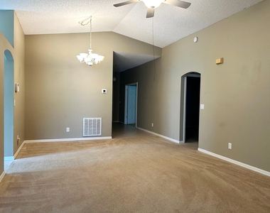 4760 Manchester Drive - Photo Thumbnail 3