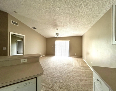 4760 Manchester Drive - Photo Thumbnail 7