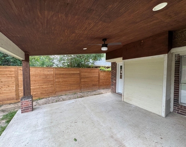 21111 Woodland Green Drive - Photo Thumbnail 25