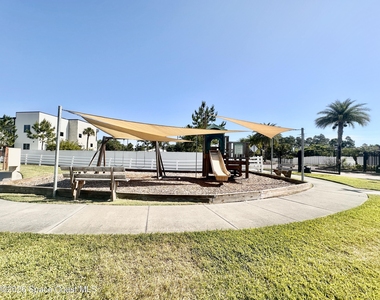 1385 Fuji Drive - Photo Thumbnail 17