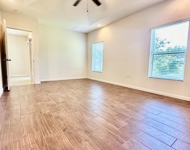 1385 Fuji Drive - Photo Thumbnail 8