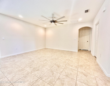 1385 Fuji Drive - Photo Thumbnail 7