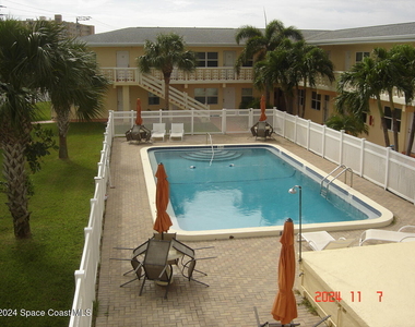 7801 Ridgewood Avenue - Photo Thumbnail 3