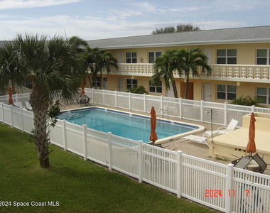 7801 Ridgewood Avenue - Photo Thumbnail 2