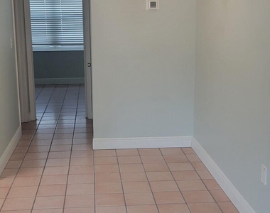 7801 Ridgewood Avenue - Photo Thumbnail 6