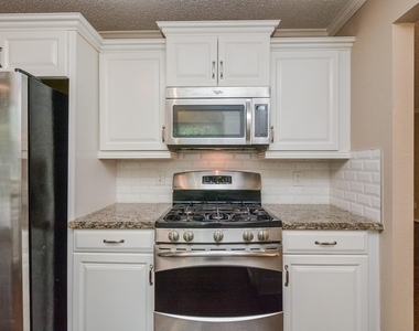 10 Ridgecross Place - Photo Thumbnail 9