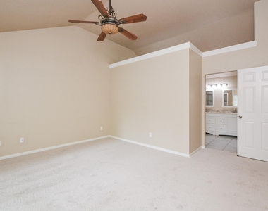 10 Ridgecross Place - Photo Thumbnail 16