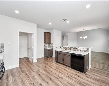 7638 Nevaeh Crest Path - Photo Thumbnail 13