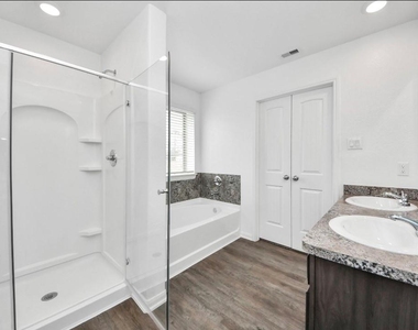7638 Nevaeh Crest Path - Photo Thumbnail 29