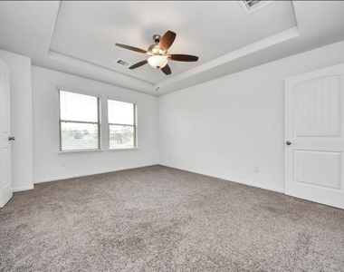 7638 Nevaeh Crest Path - Photo Thumbnail 26