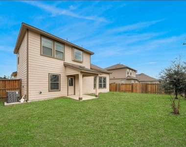 7638 Nevaeh Crest Path - Photo Thumbnail 35