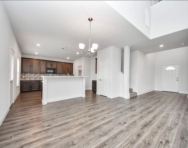 7638 Nevaeh Crest Path - Photo Thumbnail 9