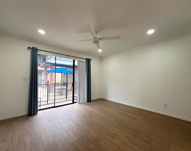 2425 Underwood Street - Photo Thumbnail 5