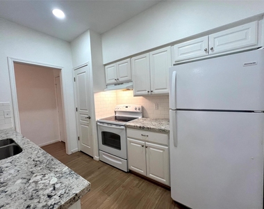 2425 Underwood Street - Photo Thumbnail 3
