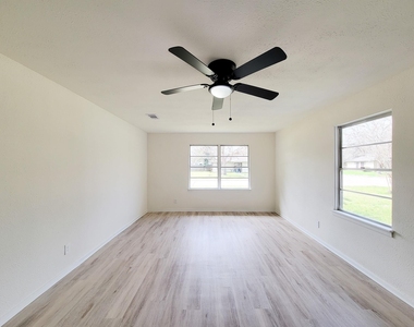 301 Cypress Street - Photo Thumbnail 12