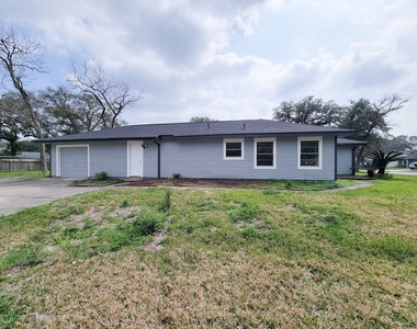301 Cypress Street - Photo Thumbnail 44