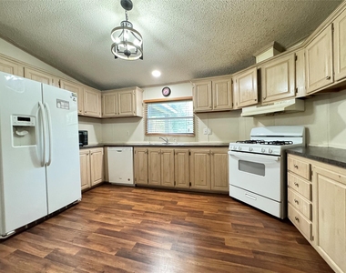 914 County Road 4882 S - Photo Thumbnail 5