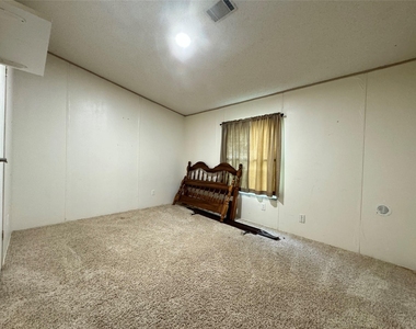 914 County Road 4882 S - Photo Thumbnail 9