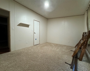 914 County Road 4882 S - Photo Thumbnail 10
