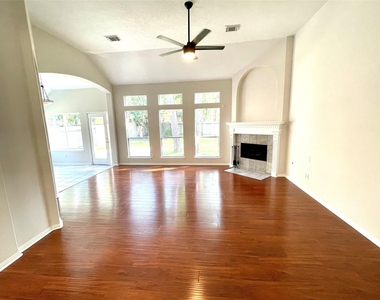 71 E Hobbit Glen Drive - Photo Thumbnail 4