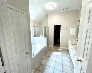 71 E Hobbit Glen Drive - Photo Thumbnail 9