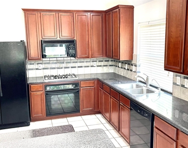 71 E Hobbit Glen Drive - Photo Thumbnail 5