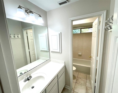 71 E Hobbit Glen Drive - Photo Thumbnail 13