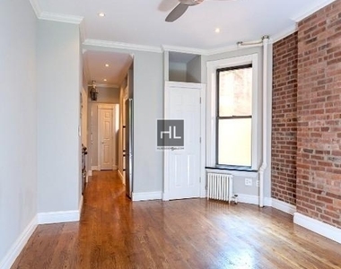 Mott Street - Photo Thumbnail 2