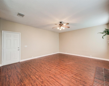 419 Thorpe Springs Drive - Photo Thumbnail 18