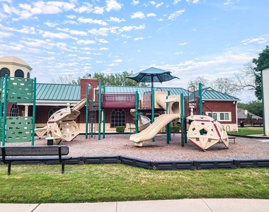 419 Thorpe Springs Drive - Photo Thumbnail 8