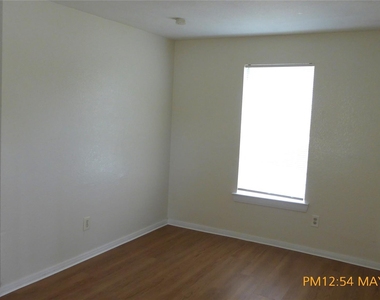 2308 Stevens Street - Photo Thumbnail 4