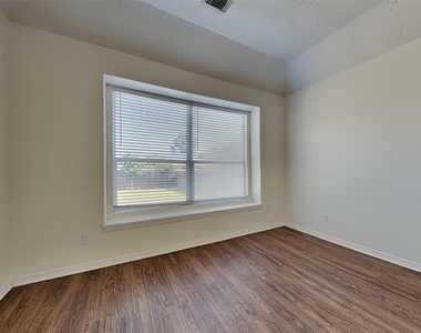 30622 N Sulphur Creek Drive - Photo Thumbnail 8