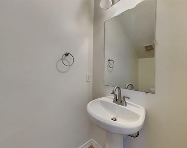 30622 N Sulphur Creek Drive - Photo Thumbnail 12