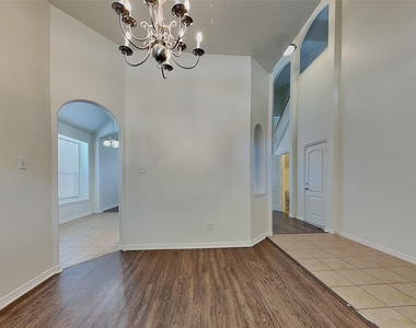 30622 N Sulphur Creek Drive - Photo Thumbnail 4