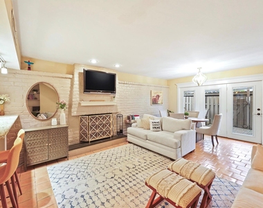1953 Stoney Brook Drive - Photo Thumbnail 6
