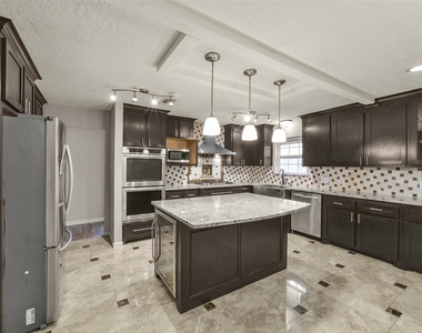 5147 Beechnut Street - Photo Thumbnail 6