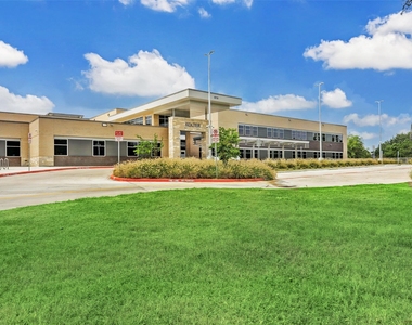 5147 Beechnut Street - Photo Thumbnail 28