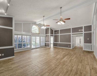 5147 Beechnut Street - Photo Thumbnail 3