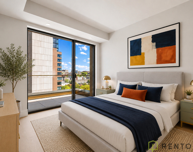 960 Franklin Avenue - Photo Thumbnail 2