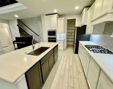 10503 Shining Dawn Way - Photo Thumbnail 10