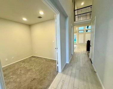 10503 Shining Dawn Way - Photo Thumbnail 1