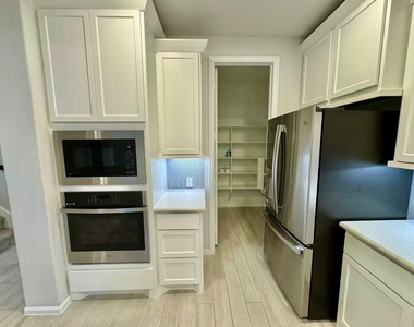 10503 Shining Dawn Way - Photo Thumbnail 11