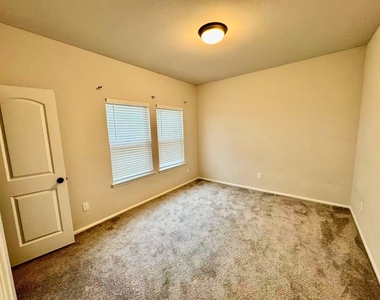 10503 Shining Dawn Way - Photo Thumbnail 26