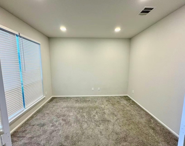 10503 Shining Dawn Way - Photo Thumbnail 2
